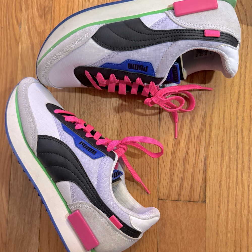 Puma FUTURE RIDER PLAY ON White Gray/Violet 373792-07 Neon Pink Size 6.5 y2k